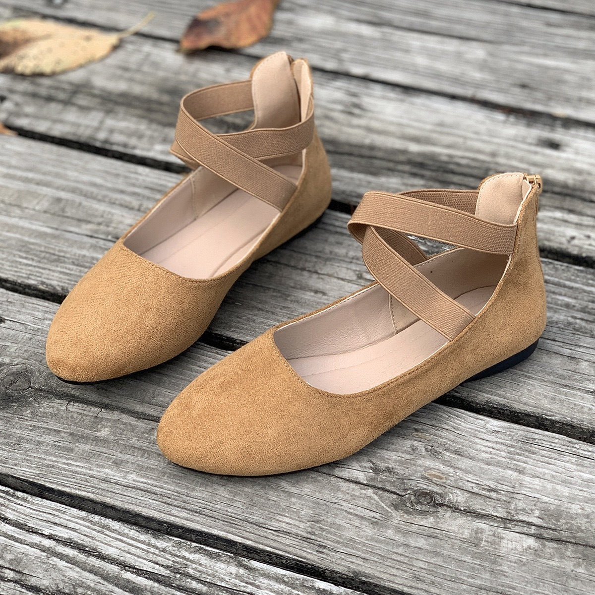 Damen Ballerina mit elastischen Riemen und komfortablem Fußbett Shopnory