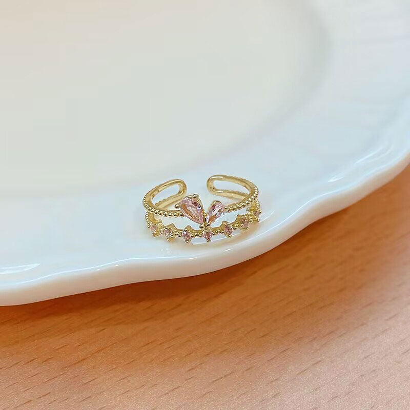Damen Offener Ring mit schimmernden Kristallen und filigranem Design Shop Nory