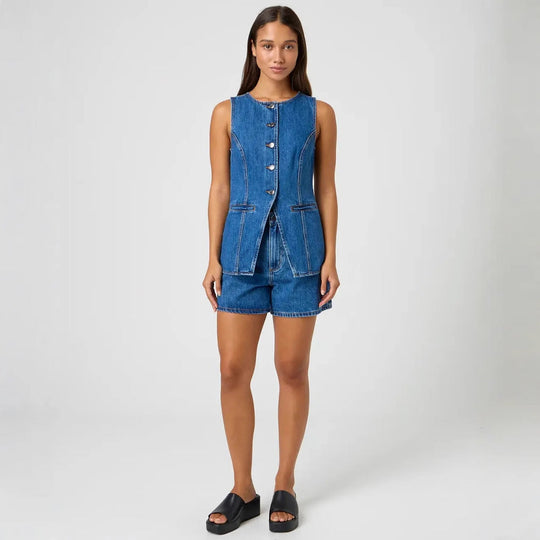 Damen Jeansweste mit tailliertem Schnitt und praktischen Taschen
