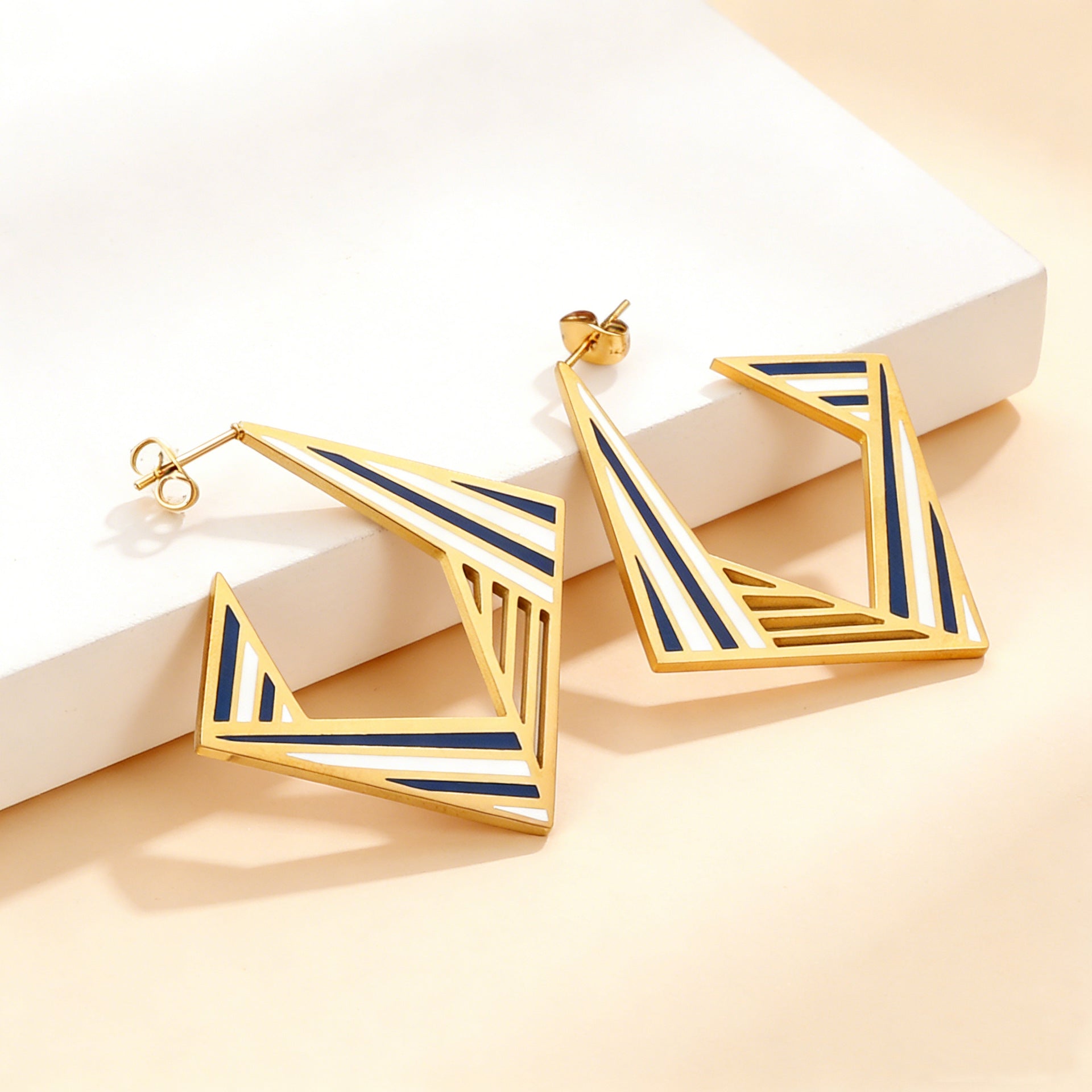 Damen Hängende geometrische Ohrringe aus goldplattiertem Edelstahl Shop Nory