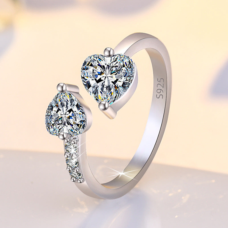 Damenring mit Herzdesign und funkelnden Zirkonia Shop Nory