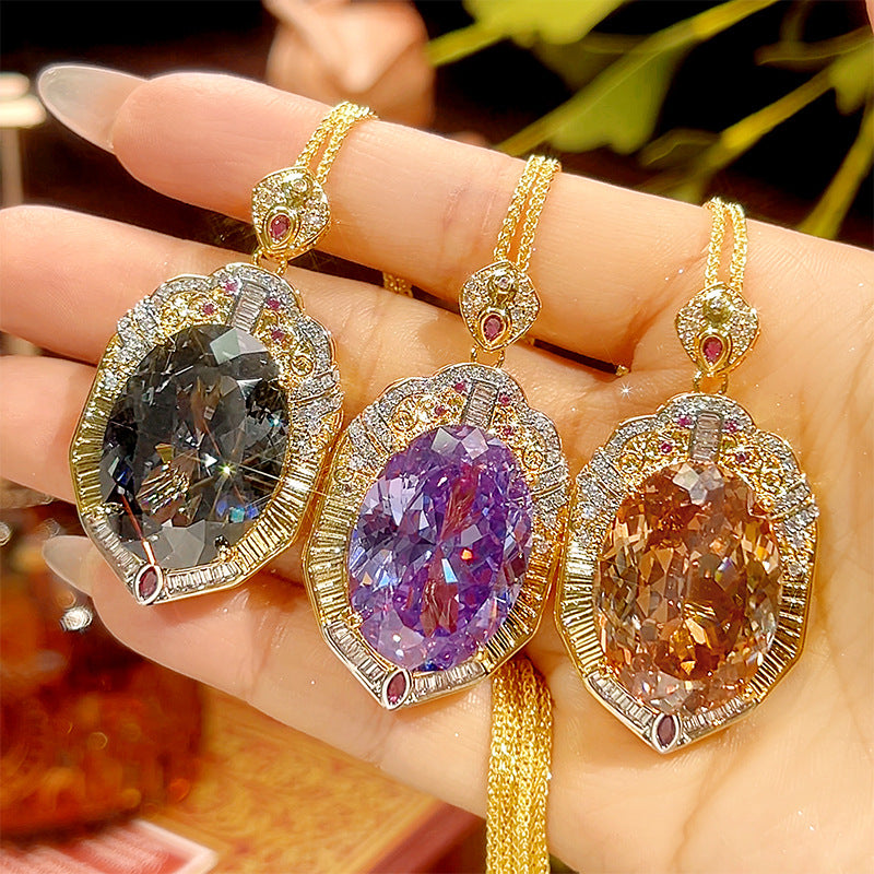 Luxuriöse ovale Amethyst-Anhänger mit Rubinelementen und Diamant-Halo-Goldkette