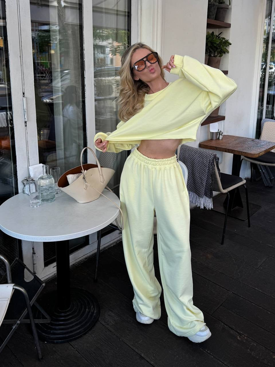 Damen Oversize-Lounge-Set mit kurzem Sweatshirt und weiter Jogginghose Shop Nory