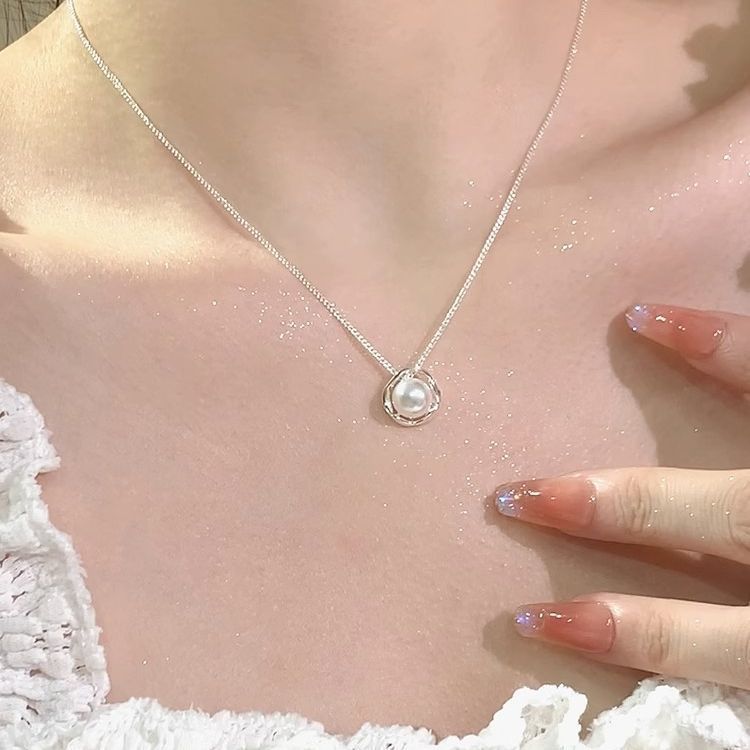 Damen Halskette mit stilvollem Perlenanhänger und feinem Drahtdesign Shop Nory