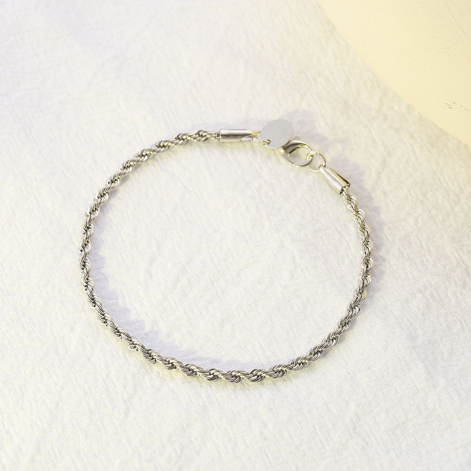 Herren Armreif aus hochwertigem, geschwungenem Edelstahl Shop Nory