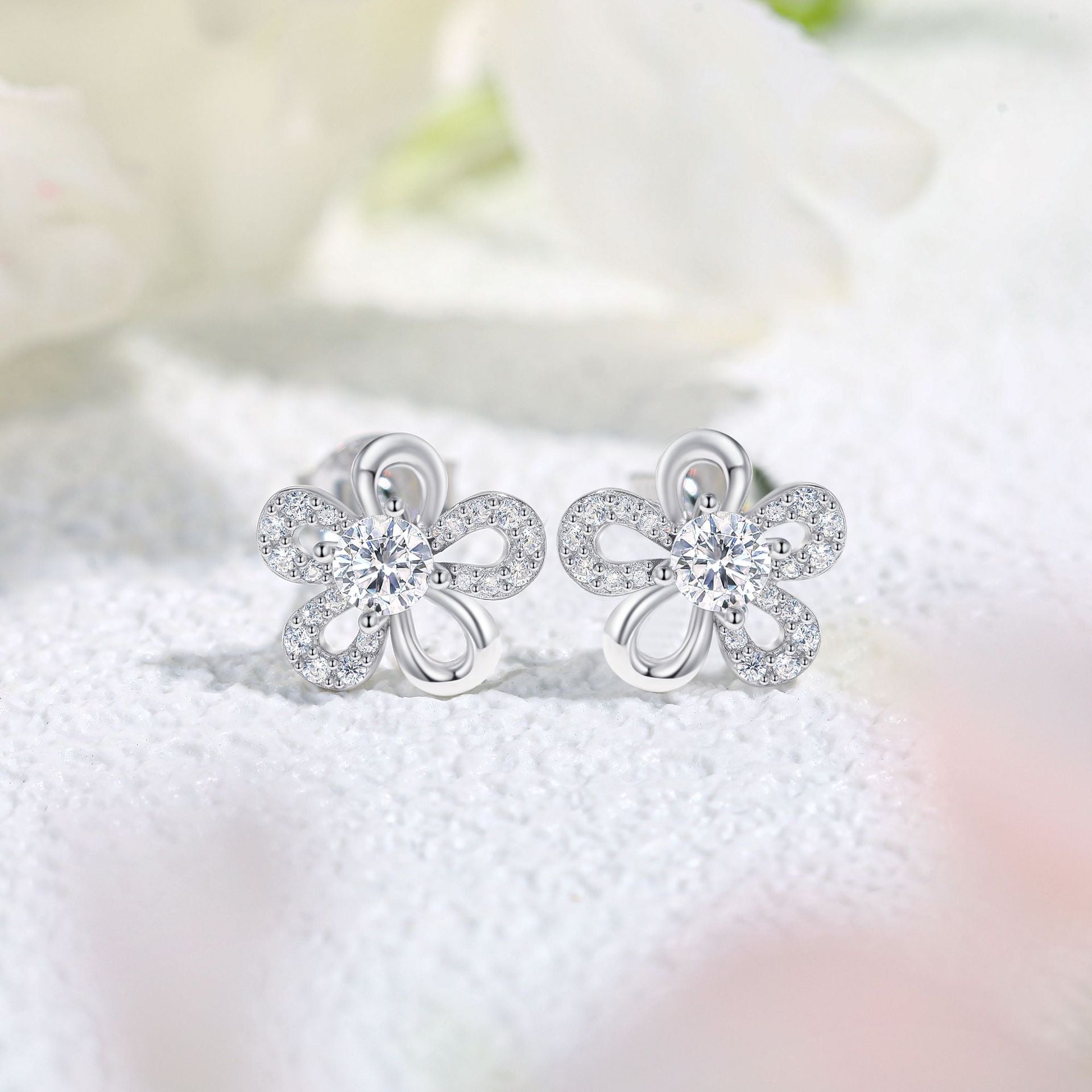 Damen Ohrringe in Blumenform mit Zirkonia-Besatz Shop Nory
