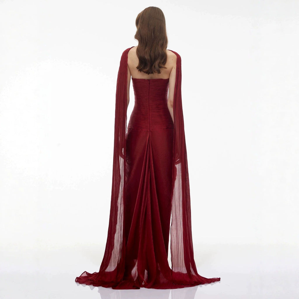 Damen Elegantes Maxikleid mit schulterfreier Silhouette und drapierter Cape-Optik Shopnory