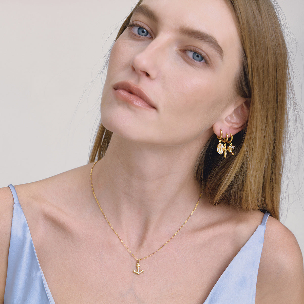 Damen Ohrhänger mit strahlendem Seepferdchen-Motiv und hypoallergener Edelstahlverarbeitung Shop Nory