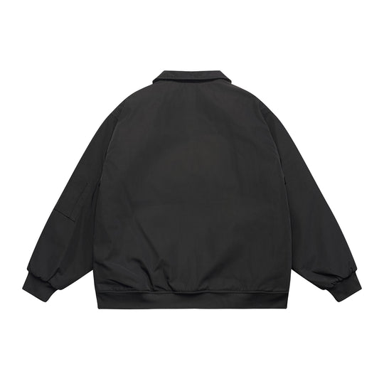 Unisex Kurz geschnittene Boxy‑Bomberjacke mit gesteppter Kontrastfutter-Innenseite, Utility‑Pattentaschen und geripptem Saum Shop Nory