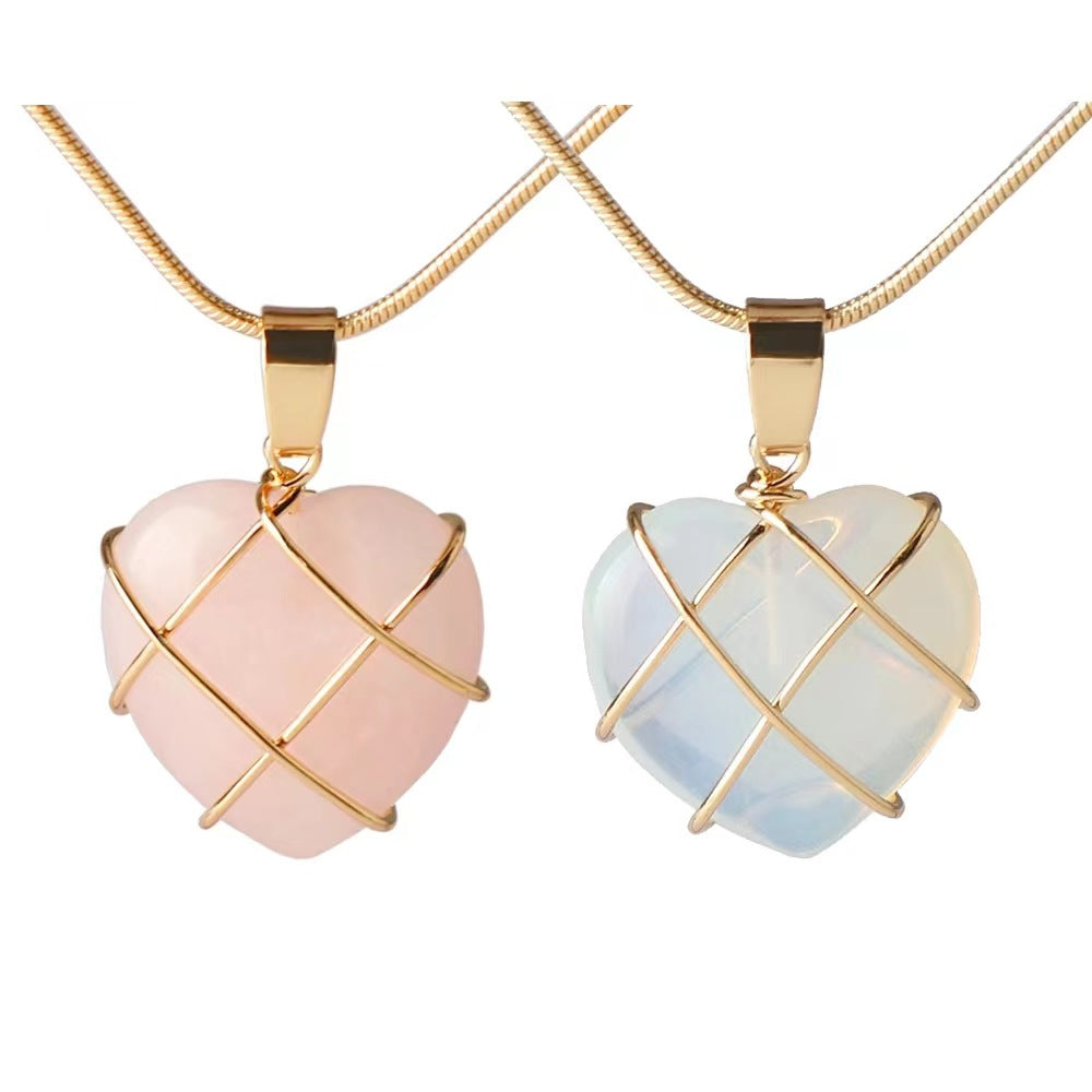 Damen Halskette mit einem eleganten, herzförmigen Anhänger aus hochwertigem Mineral Shop Nory