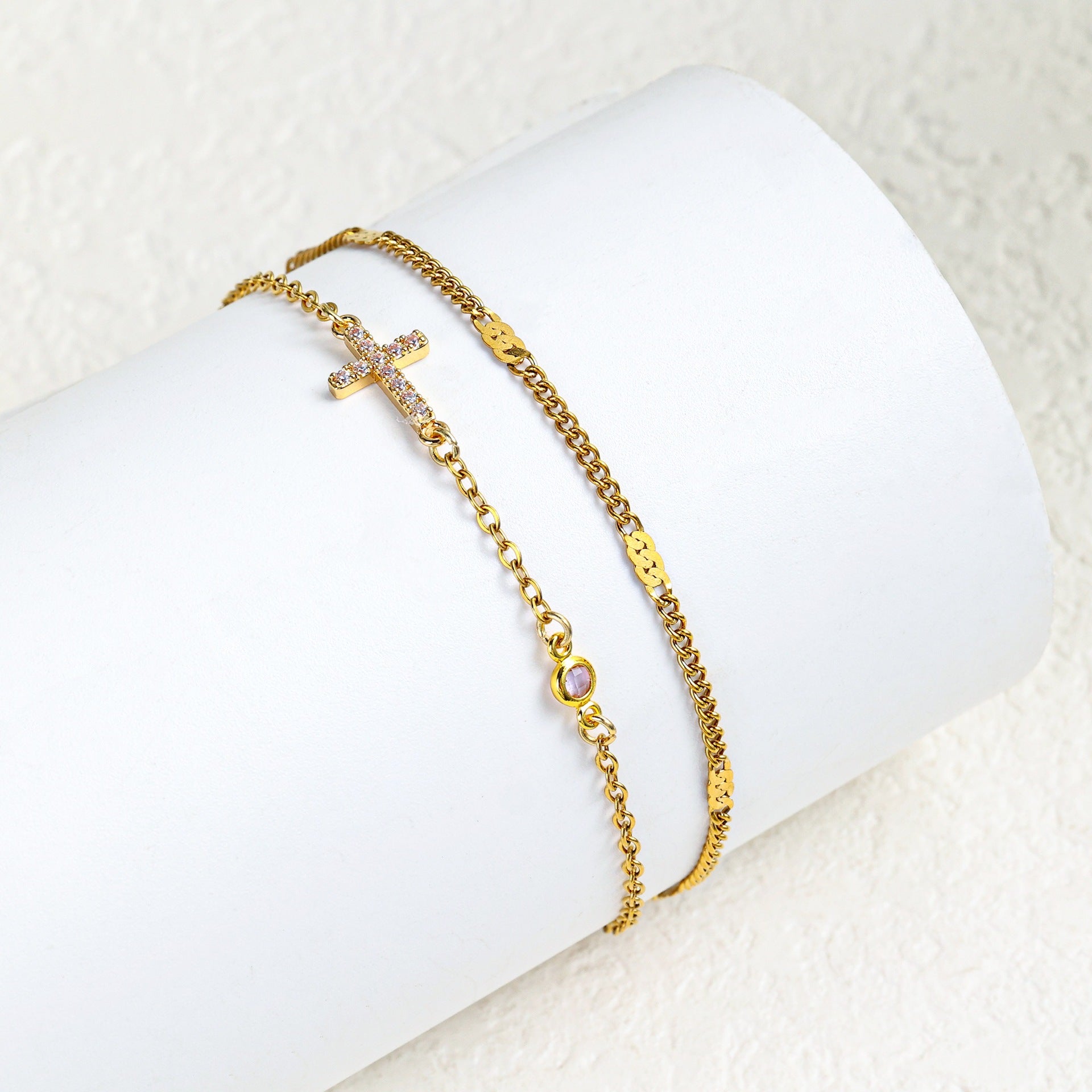 Damenarmband mit christlichem Kreuz und funkelnden Strasssteinen Shop Nory