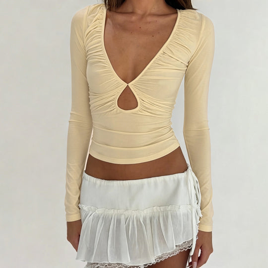 Damen nan tailliertes Langarmshirt mit tiefem V-Ausschnitt, Raffung und Schlüssel‑Cutout Shop Nory