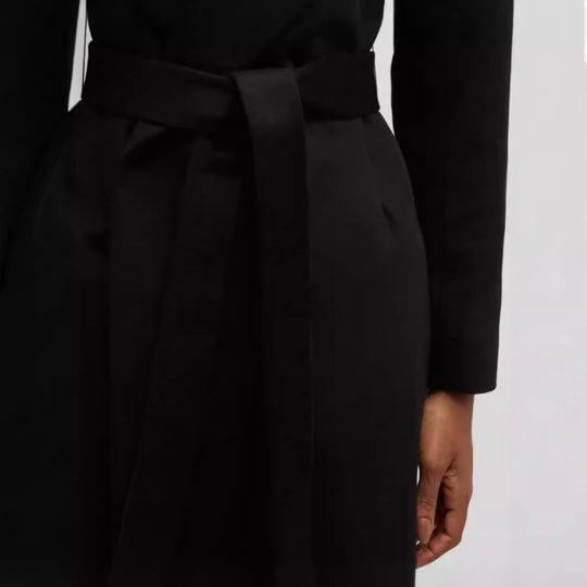 Damen Einreihiger Midilanger Mantel im Clean-Cut mit Taillengürtel und dezenter Pattentasche Shop Nory
