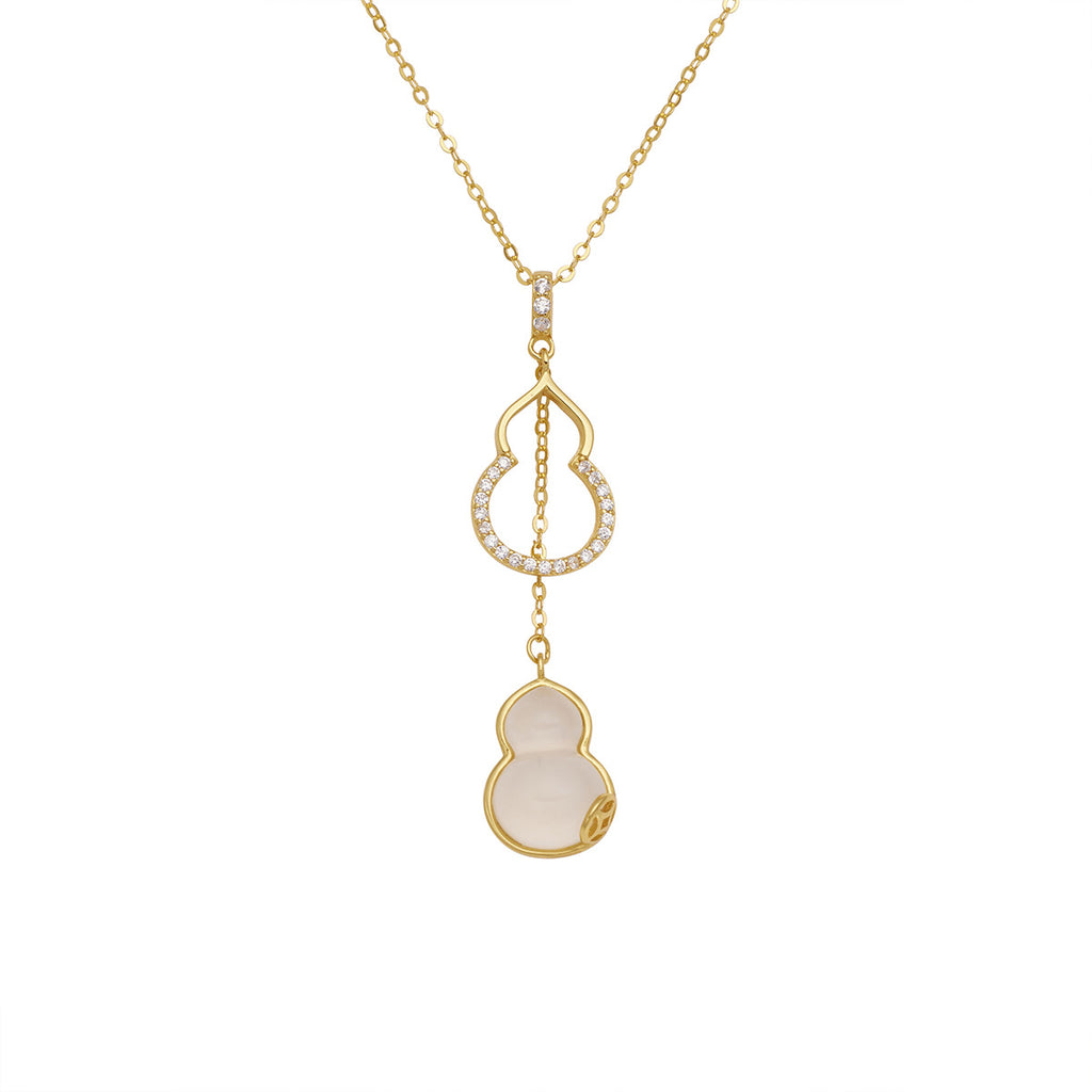 Damen Halskette mit funkelndem Anhänger und eleganten Designelementen Shop Nory