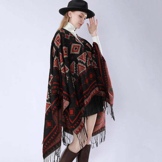 Damen Zweilagiger Kapuzen-Überwurf mit asymmetrischem Fransensaum und geometrischem Jacquard Shop Nory