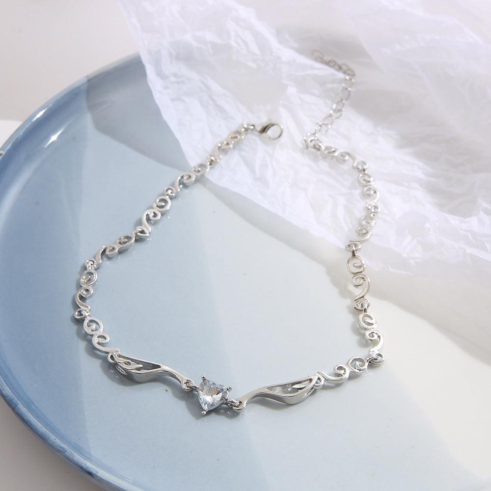 Damen Choker-Halskette mit funkelndem Schmetterlingsanhänger Shop Nory