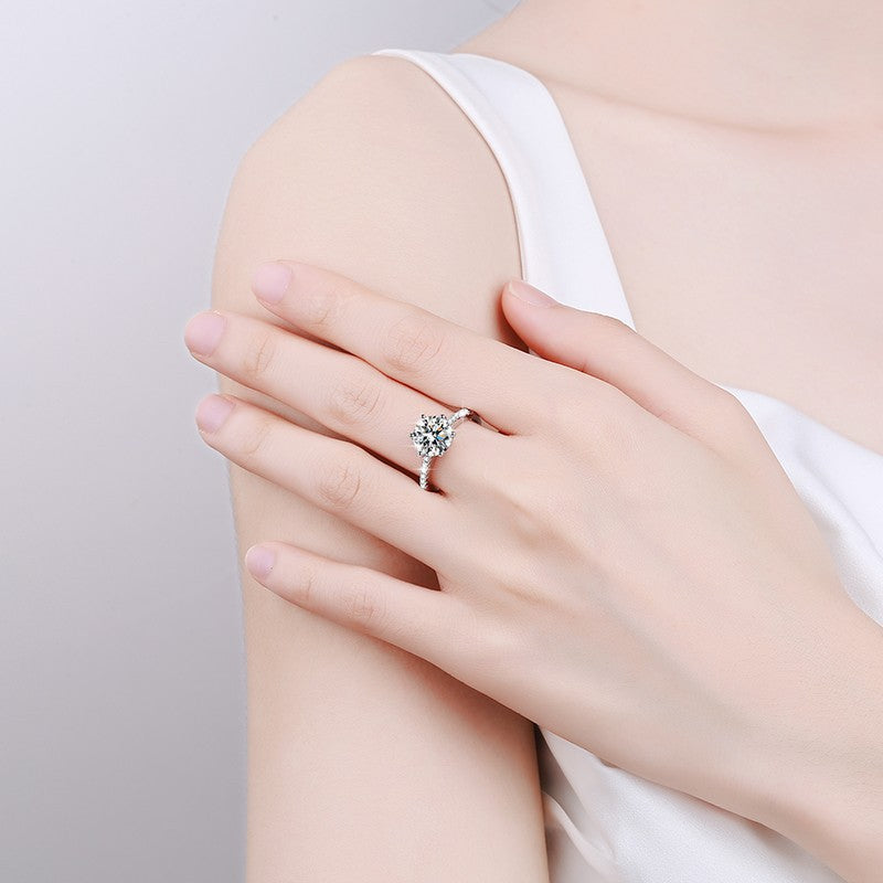 Damen Verlobungsring mit strahlendem Zirkonia und filigraner Fassung Shop Nory