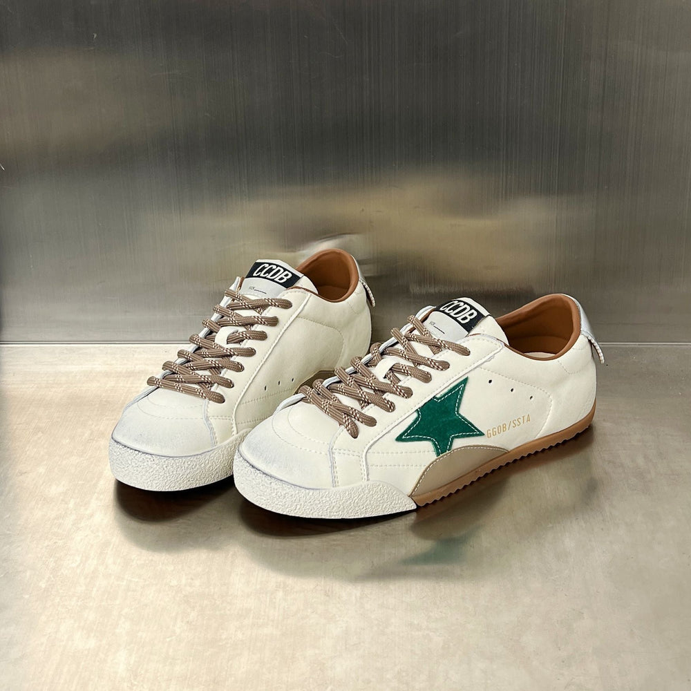 Damen Sneakers im sportlichen Design mit markantem Stern-Detail und ergonomischer Dämpfung