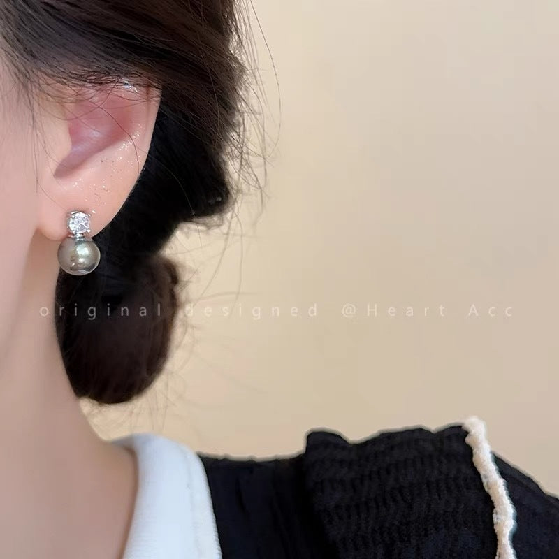 Damen Ohrstecker mit luxuriösen Perlen und funkelnden Zirkonia Shop Nory
