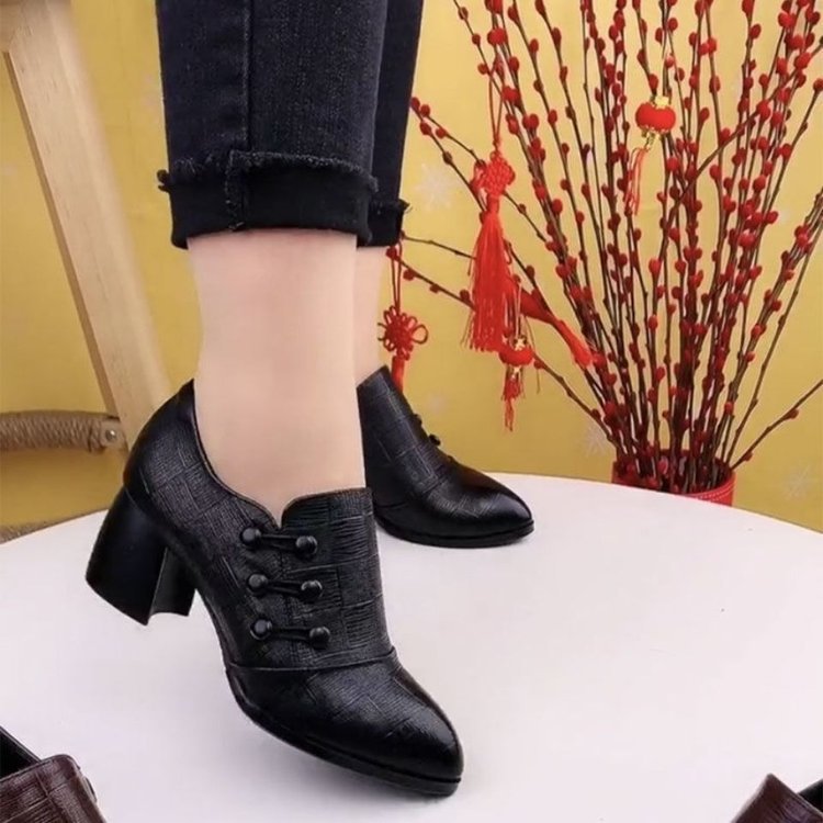 Damen Elegante Spitze Slipper‑Pumps mit niedrigem Blockabsatz und strukturierter Lederoptik Shop Nory