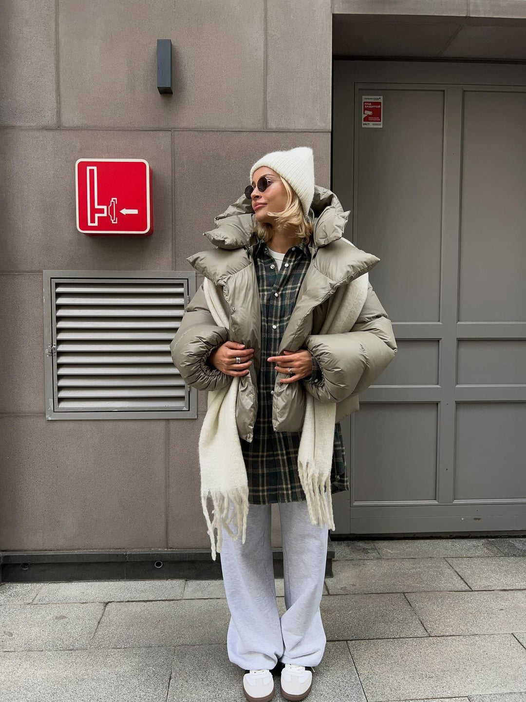Damen extravagante Oversize Steppdaunenjacke mit extravoluminöser Kapuze Shop Nory