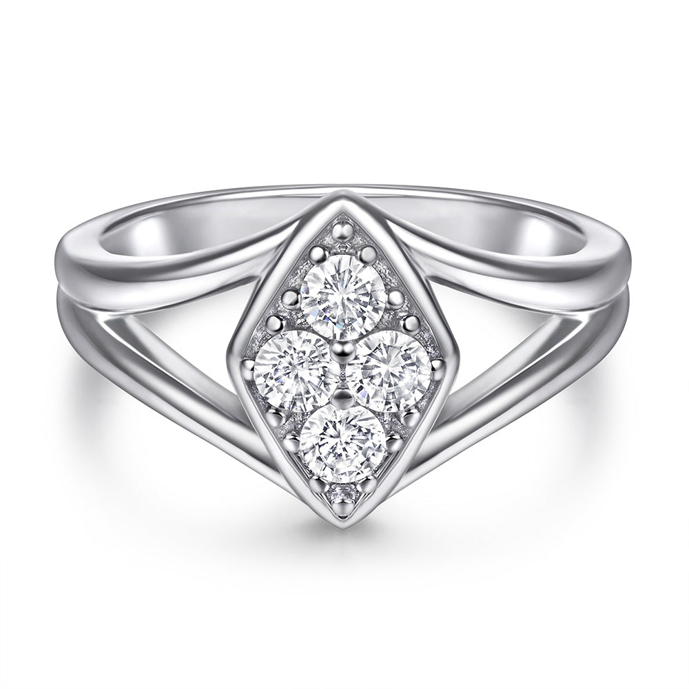 Damen Schmuckset mit funkelndem Verlobungsring, eleganten Ohrringen und anhängenden Kristallen Shop Nory