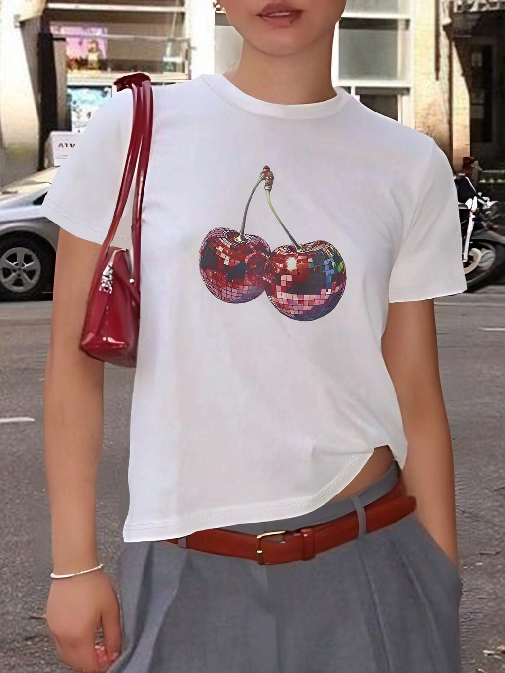 Damen T-Shirt mit kreativem Kirschmotiv und funkelndem Glitzereffekt
