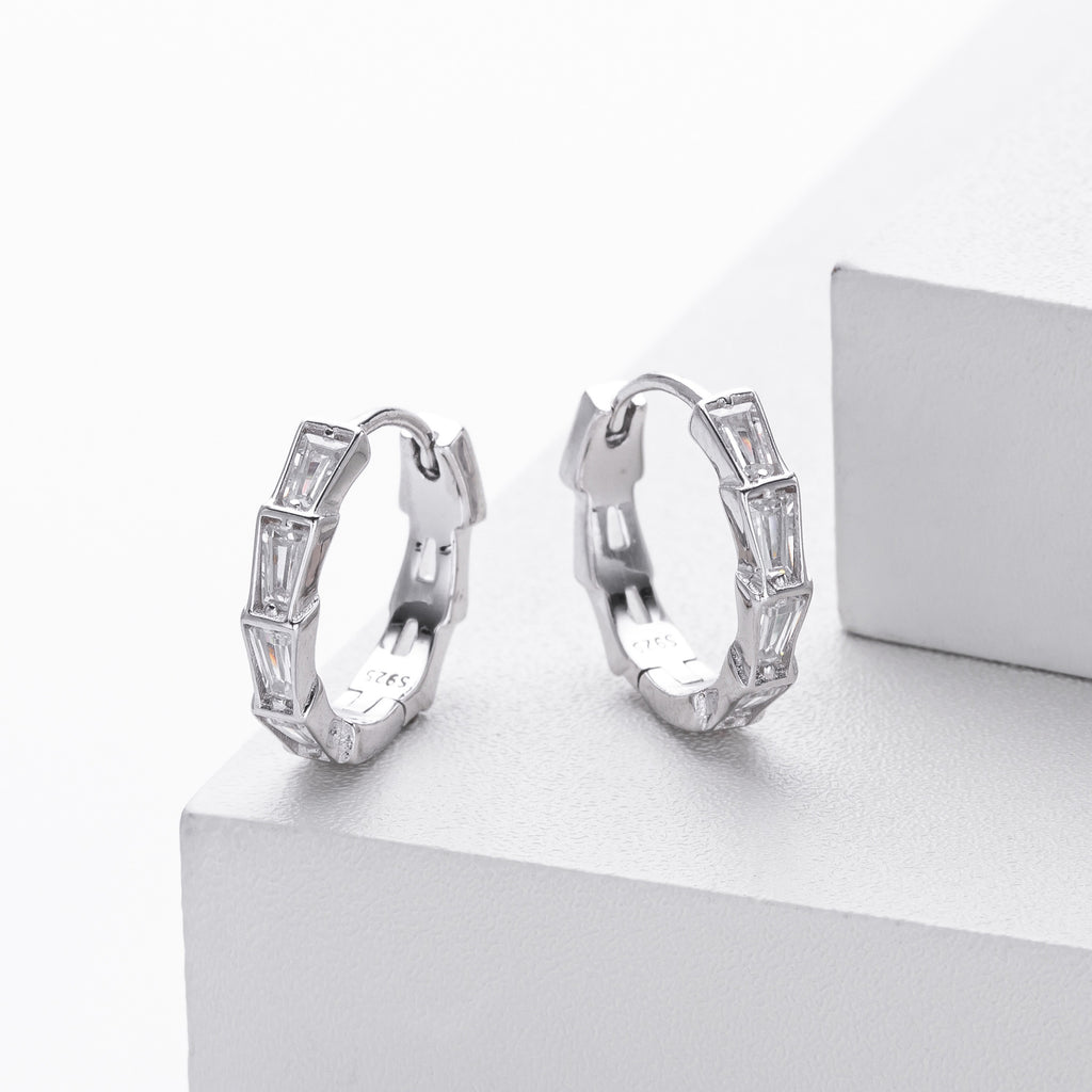 Damen Creolen mit funkelnden Zirkonsteinen aus 925 Sterling Silber Shop Nory
