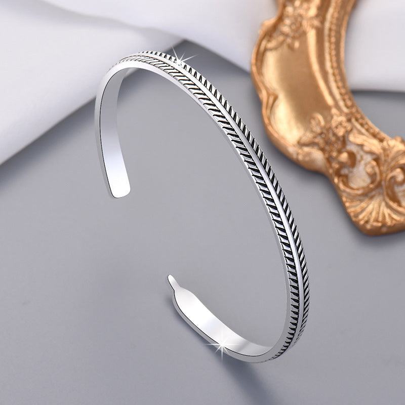 Damen Offenes Armband mit kunstvollem Zickzackdesign Shop Nory