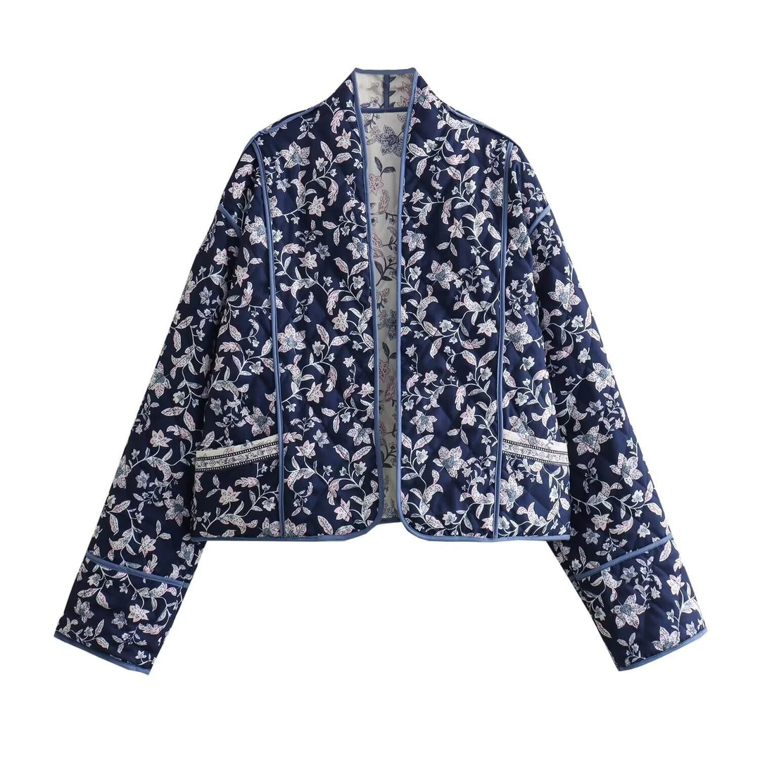 Damen gesteppte Kimono-Jacke mit floralem Allover‑Muster und kontrastierender Paspelierung Shop Nory