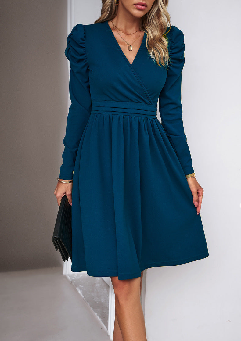 Damen Wickelkleid mit V-Ausschnitt, gerafften Puffärmeln und tailliertem Faltenrock Shop Nory