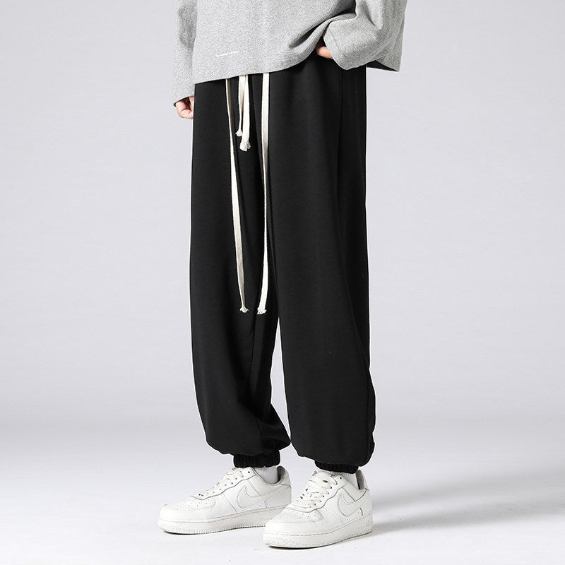 Herren Oversize-Jogginghose mit tiefer Leibhöhe, konischem Bein & extra langen Kordeln Shop Nory