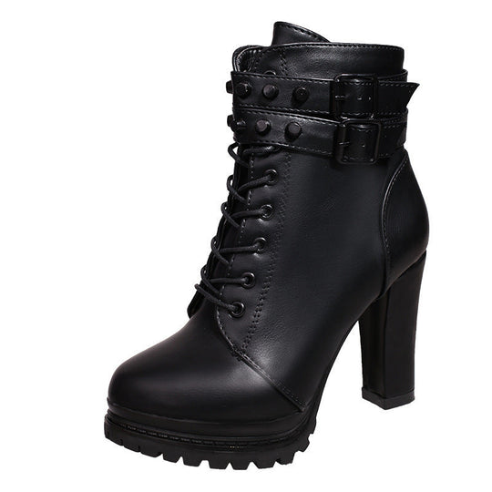 Damen Stiefeletten mit modischem Riemen und robustem Profilsohle