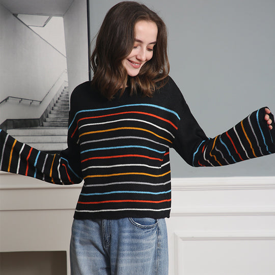 Damen Kurzgeschnittener Feinstrick-Pullover mit Rundhalsausschnitt, mehrfarbigen Horizontalstreifen und überschnittenen Schultern Shop Nory