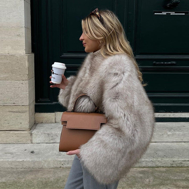 Damen Kurz geschnittene Shaggy-Faux-Fur Jacke mit kastiger Silhouette und extraweichem Hochflor Shop Nory