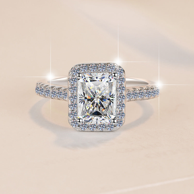 Damen Verlobungsring mit elegantem rechteckigem Zirkonia in luxuriöser Fassung Shop Nory