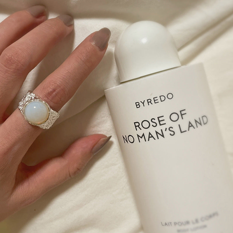 Damenring mit edlem Opal-Element und filigranem Silberdesign Shop Nory