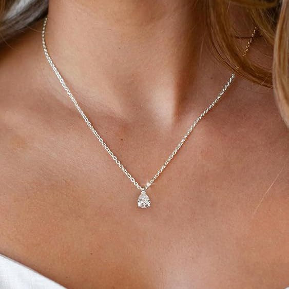 Damen Halskette mit tropfenförmigem Zirkonia-Anhänger und eleganter Gliederkette Shop Nory