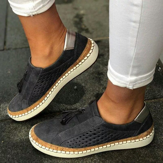 Damen lässige Slip-On Loafer mit Quaste perforiertem Obermaterial und Korkdetails Shop Nory