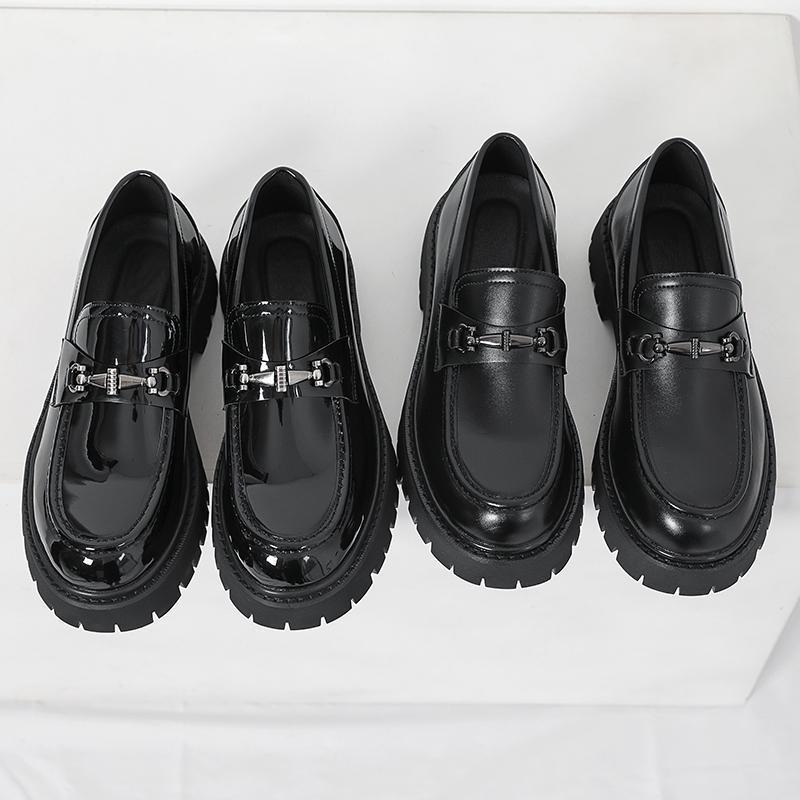 Herren Modische Loafers mit robustem Sohlenprofil und edler Schnallenverzierung