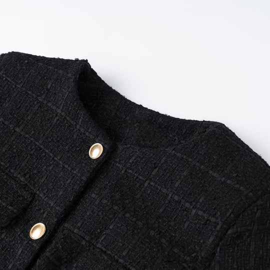 Damen Kurzjacke aus Bouclé‑Tweed mit Rundhals, goldenen Zierknöpfen und Bindegürtel Shop Nory