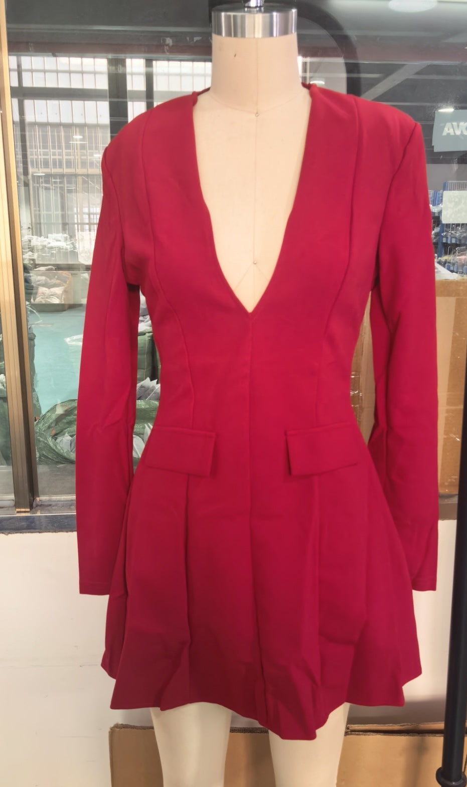 Damen tailliertes A-Linien-Minikleid mit tiefem V-Ausschnitt und langen Ärmeln Shop Nory