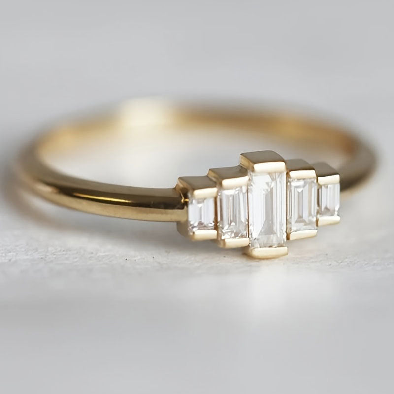 Damen kunstvoller Ring mit Smaragd-Schliff Shop Nory