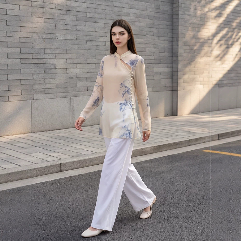 Damen Transparente Chiffonbluse mit Mandarinkragen, asymmetrischer Knopfleiste & floralem Print Shop Nory