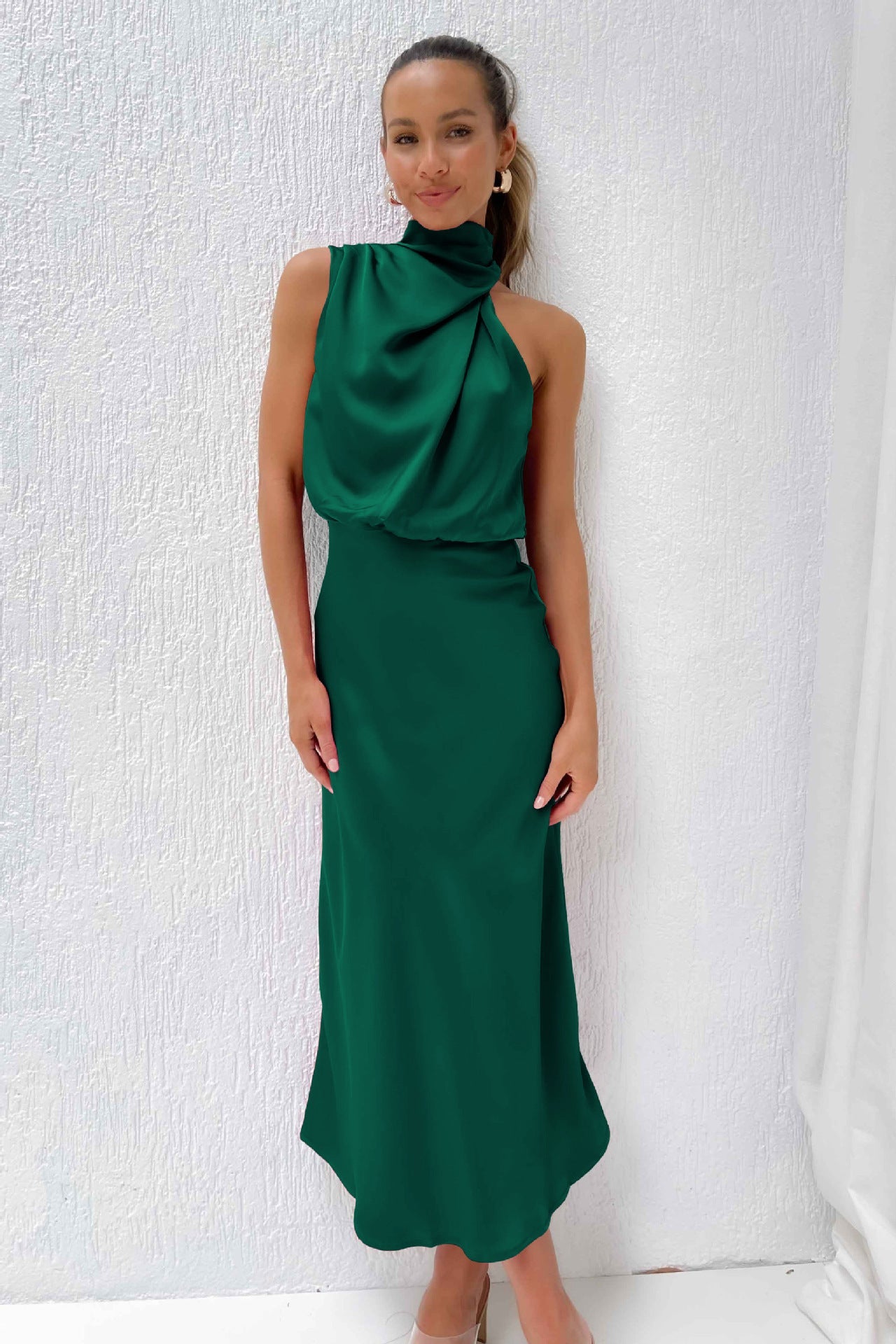 Damen Elegantes Maxikleid mit asymmetrischem Kragen und fließendem Schnitt