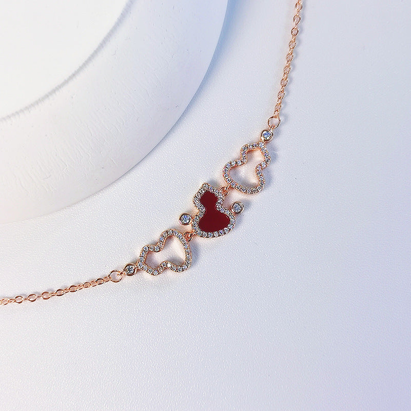 Damen Halskette mit herzförmigem Anhänger und funkelnden Zirkonia Shop Nory