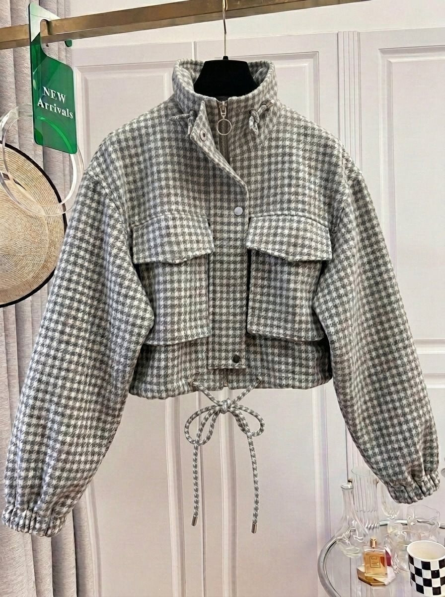 Damen Karo-Cropped-Jacke mit Stehkragen, Tunnelzug und elastischen Bündchen Shop Nory
