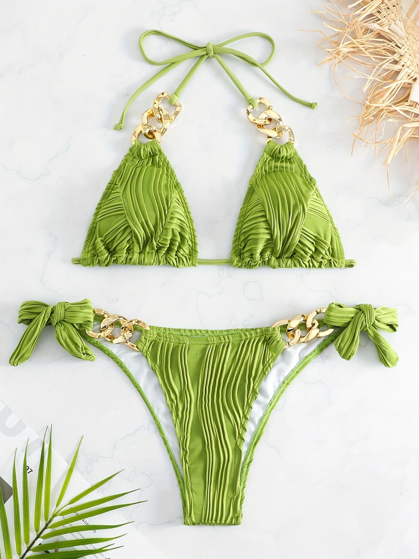 Damen Bikiniset mit luxuriösen Rüschen und goldenen Kettenakzenten