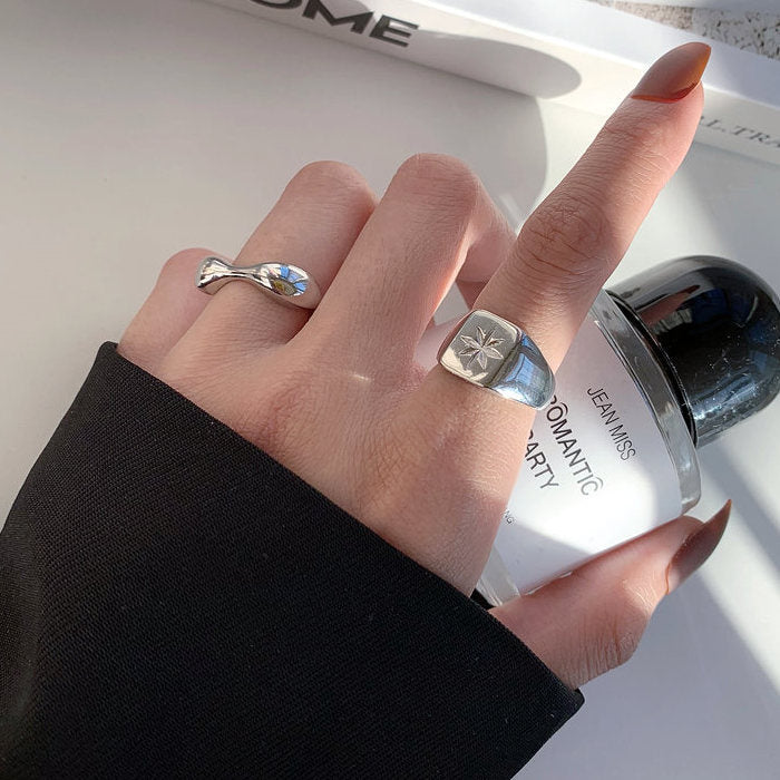 Damen Offener Ring mit zeitgemäßem Wellenmuster und glänzendem Finish Shop Nory