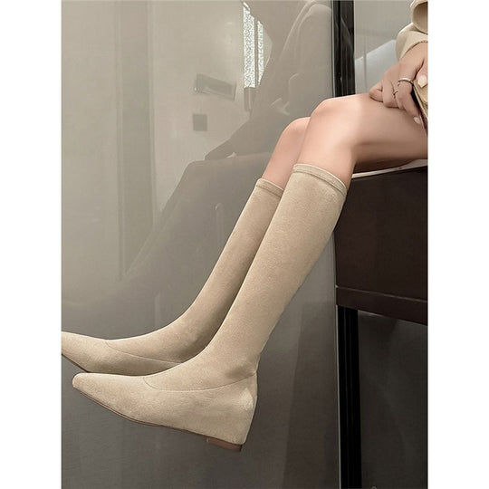 Damen knielange Stretch‑Stiefel mit spitzer Zehenform und niedrigem Keilabsatz Shop Nory